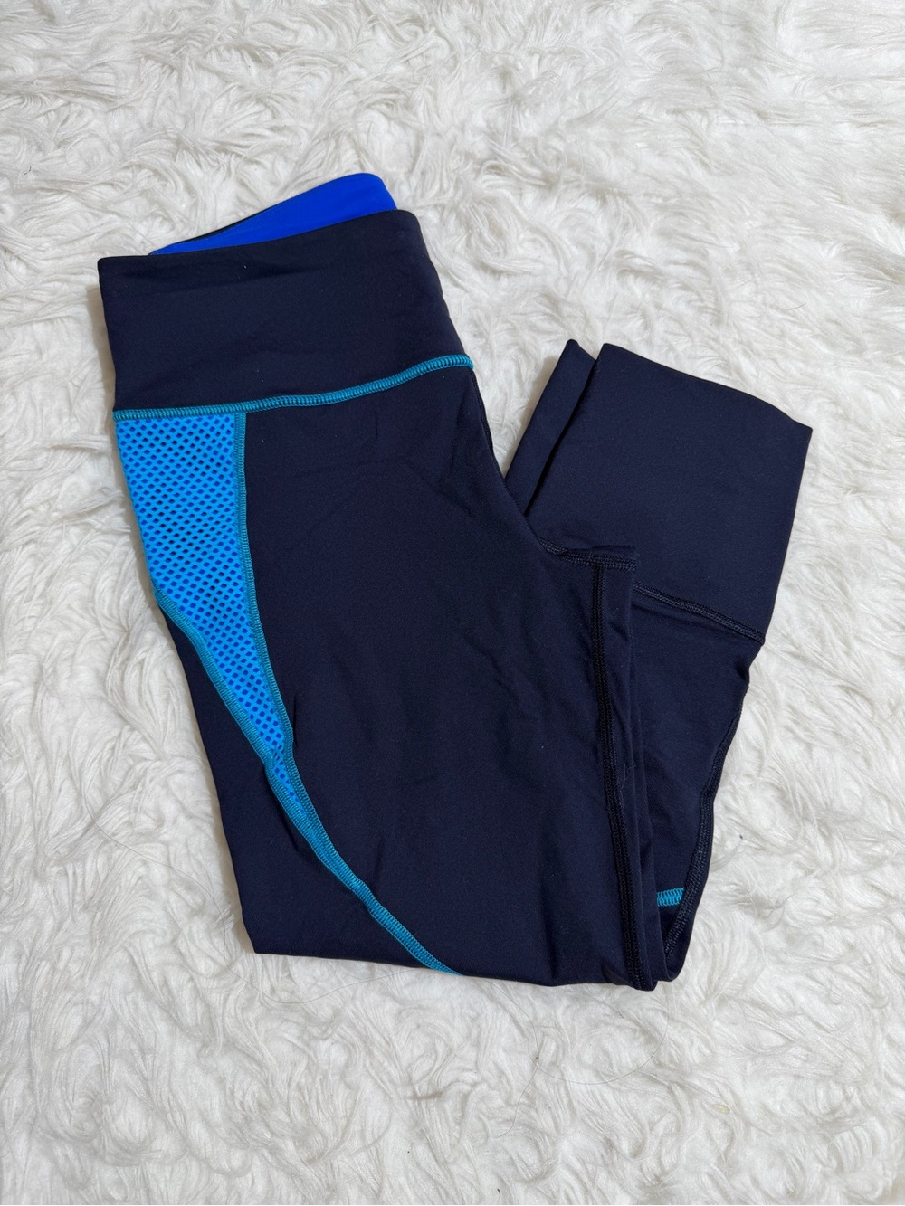 Victoria's Secret Sport Knockout Capri Leggings Medium M Workout Running Blue